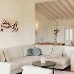 Beachfront With Private Terrace, Garden, Bbq, And Garage In Casa vacanze Marbella