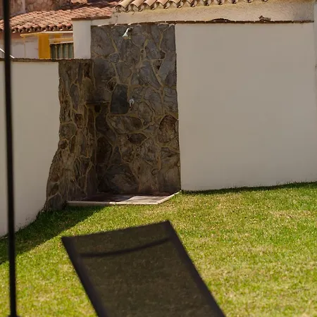 Beachfront With Private Terrace, Garden, Bbq, And Garage In Holiday home Marbella