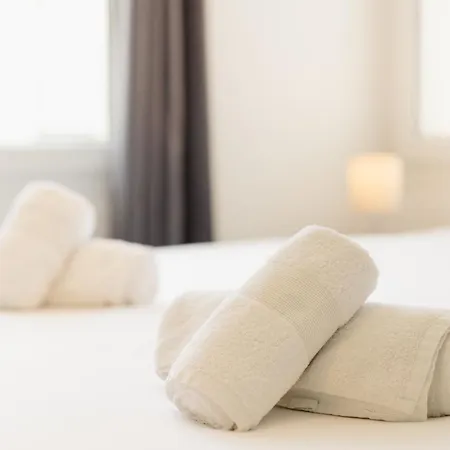 Beachfront With Private Terrace, Garden, Bbq, And Garage In Tatil Evi Marbella