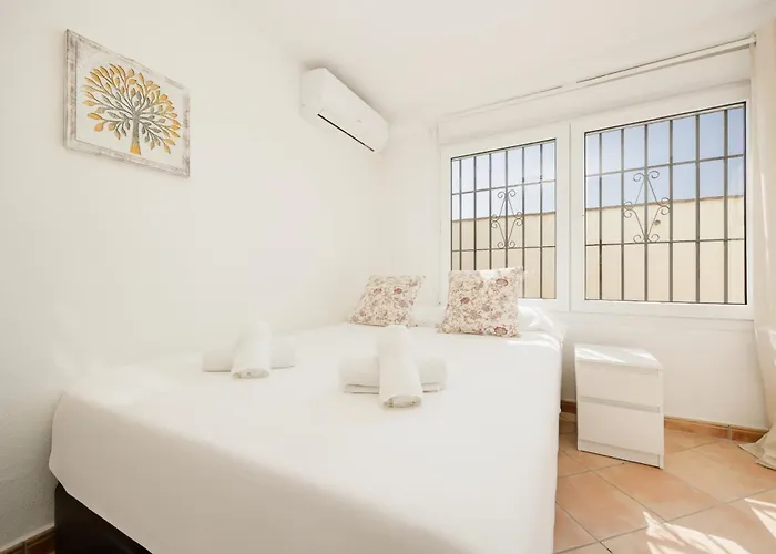 Nyaraló Beachfront With Private Terrace, Garden, Bbq, And Garage In Marbella