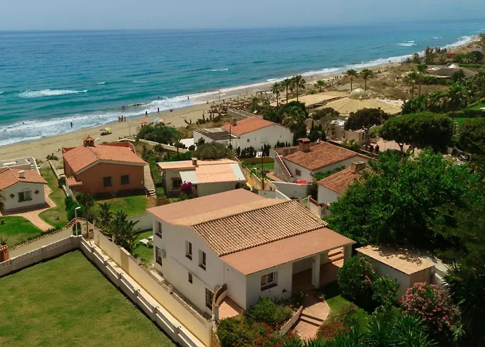 Beachfront With Private Terrace, Garden, Bbq, And Garage In Nyaraló