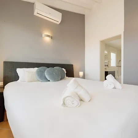 Beachfront With Private Terrace, Garden, Bbq,&garage In *