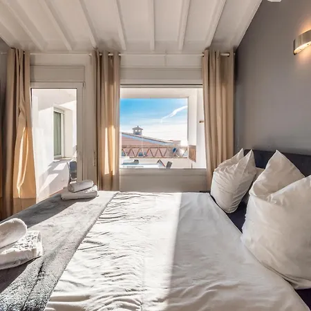 In The Second Line, Modern Beachfront In Costabella, Holiday home *
