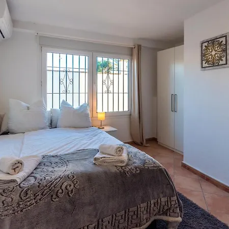 Holiday home In The Second Line, Modern Beachfront In Costabella, Marbella