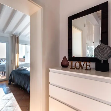 Holiday home In The Second Line, Modern Beachfront In Costabella, *