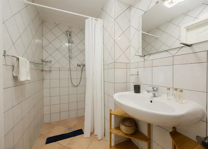Semesterbostad Beachfront With Private Terrace, Garden, Bbq, And Garage In *