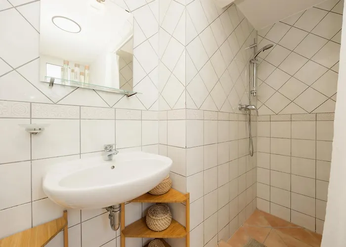 Semesterbostad Beachfront With Private Terrace, Garden, Bbq, And Garage In Marbella