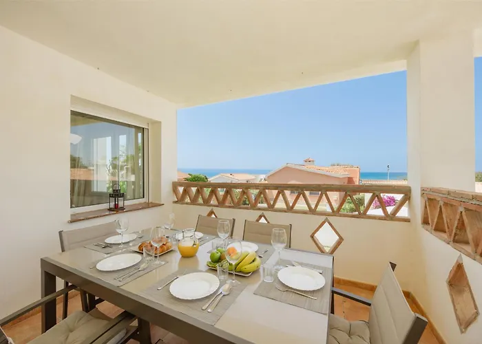 Semesterbostad Beachfront With Private Terrace, Garden, Bbq, And Garage In