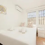 Дом отдыха Beachfront With Private Terrace, Garden, Bbq, And Garage In Марбелья