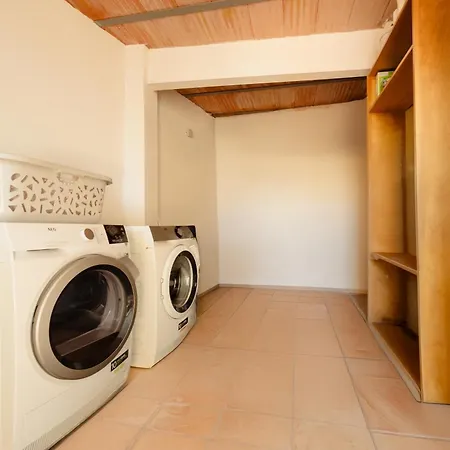 Beachfront With Private Terrace, Garden, Bbq, And Garage In Vakantiehuis Marbella