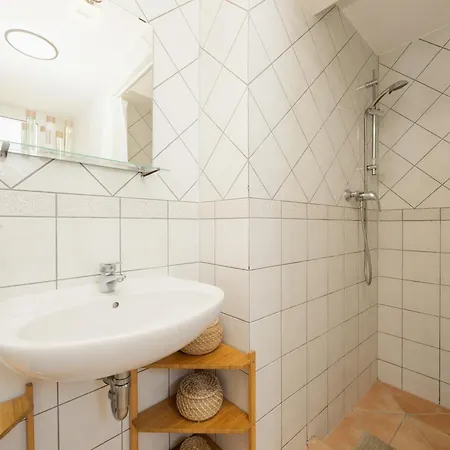 Vakantiehuis Beachfront With Private Terrace, Garden, Bbq, And Garage In Marbella